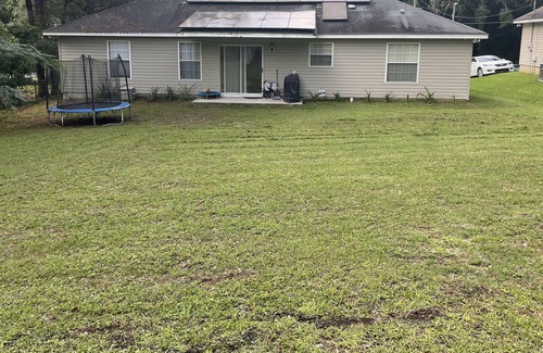 Lake Bradford -Cascade Lake House | 3 bed 2 bath house convenient to airport, golf and Tallahassee Museum