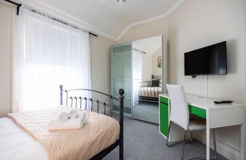 Broadstone Apartment | 3 Bed Apt In Phibsborough-12 Min Walk to The Spire