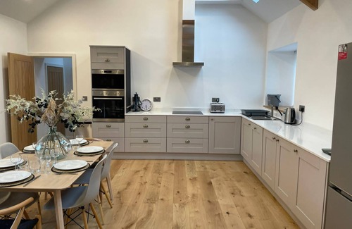 Newton Ferrers Cottage | 3 Bed Barn Conversion - 2 minutes to Mothecombe Beach. Dog & Children Friendly!