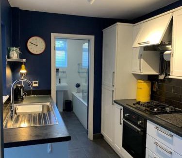 Barling House | 3 Bed Family House Free Parking