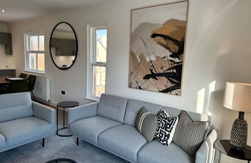 Holmes Chapel Apartment | 3 bed flat in Holmes Chapel (Harry Styles village)