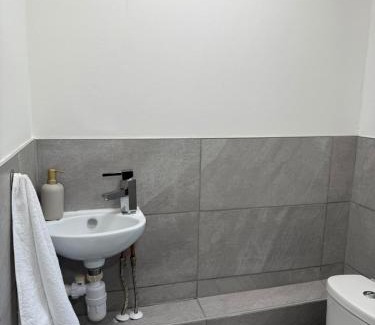Great Linford Apartment | 3-Bed Home near MK City Centre