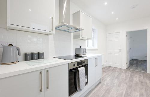 Wigan Apartment | 3 Bed House, Free Parking, Garden