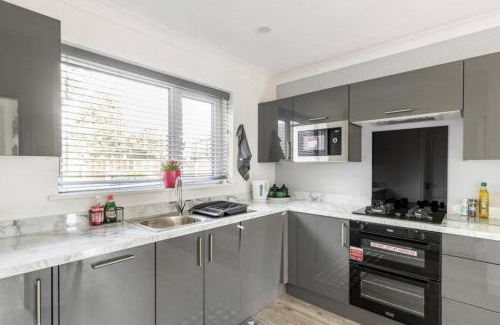 Belthorn House | 3 Bed House - Sleeps 5 - Parking - Garden - Wifi