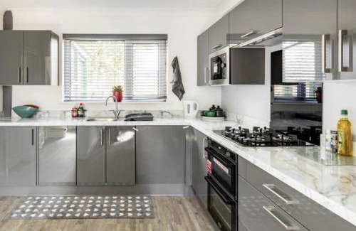 Belthorn House | 3 Bed House - Sleeps 5 - Parking - Garden - Wifi