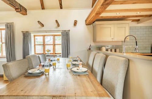Irstead House | 3 Bed in Wroxham 86387