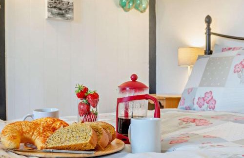 Mundesley House | 3 bed property in Mundesley KT043