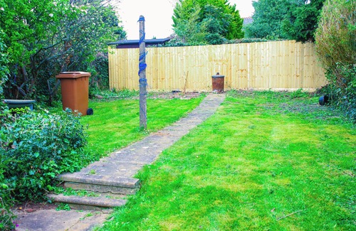 Wellingborough House | 3 Bed - Sleeps 4 - Free Parking - Private Garden