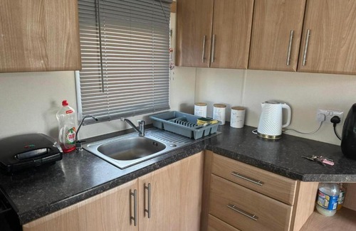Clacton-on-Sea Apartment | 3 Bed Sleeps 8 Free Parking