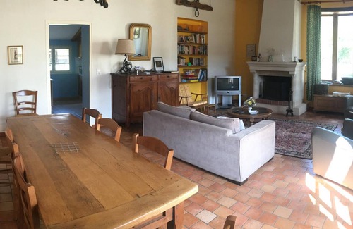 Villeherviers Cottage | 3-Bed Sologne Home, Pets Allowed, Private Parking