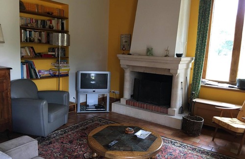 Villeherviers Cottage | 3-Bed Sologne Home, Pets Allowed, Private Parking