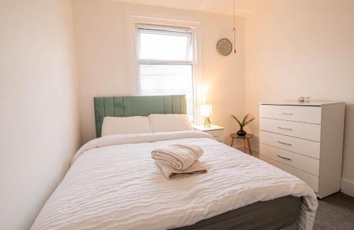 Moffat House | 3 Bed Stylish & Spacious Home, Sleep up to 7ppl