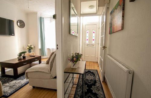 Moffat House | 3 Bed Stylish & Spacious Home, Sleep up to 7ppl