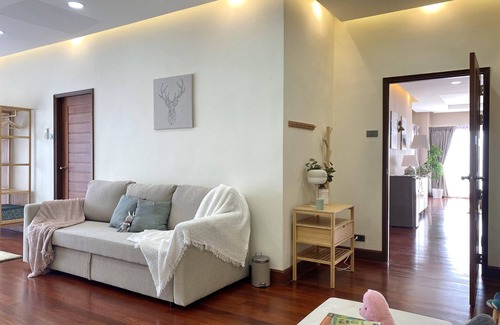 Ratchadaphisek Apartment | 3 Bedroom panoramic penthouse with kitchen