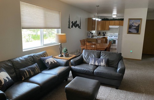 Ridgeway Condo | 3 Bedroom, 1 Bath Peaceful Lodge Just Minutes From The Kenai River and Soldotna!