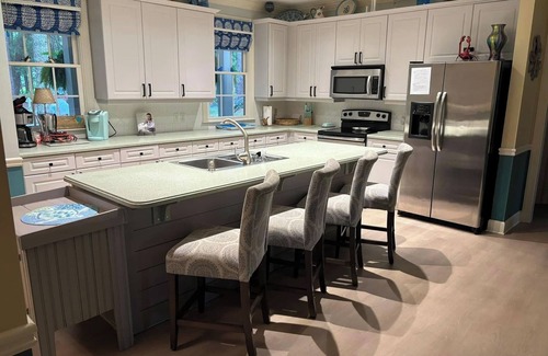 Melrose on the Beach House | 3 bedroom/2 1/2 bath ranch home, landtrans included, Melrose Pool Open!