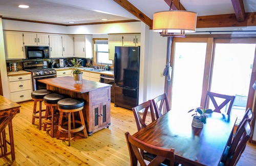 West Omaha House | 3 Bedroom ,2.5 Bath ,940Mbps,Fenced Yard, EV Charger