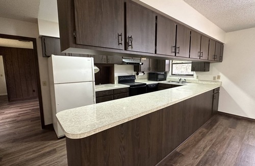 Astor House | 3 BEDROOM, 2.5 BATH HOME ON 10 ACRES IN ASTOR FL! TONS OF PARKING!