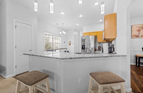 Southwestern House | 3-bedroom 2.5-bathroom house in Atlanta w/Office space and High-Speed Wifi.