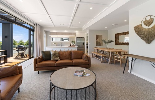 Wharewaka Apartment | 3 bedroom, 2.5 bathrooms, modern townhouse in new subdivision