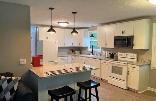 Dickson Other | 3 bedroom 2 bath ranch style house on 5 acres.