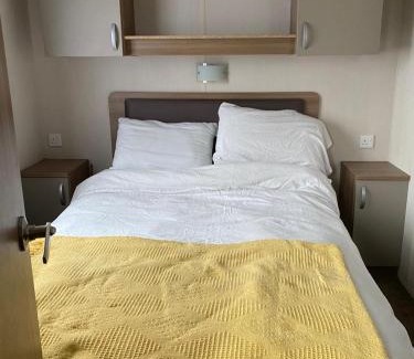 Prestatyn House | 3 bedroom 2 bathroom prestige caravan PRESTHAVEN SANDS