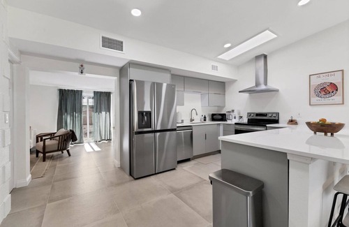 Alta Vista House | 3-bedroom, 3 bath house w/POOL in fabulous Sarasota with AC, WiFi