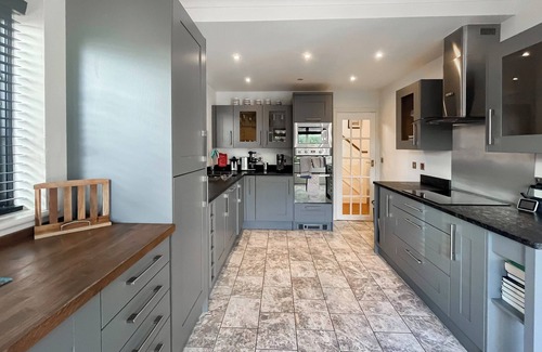 South Hayling Apartment | 3 bedroom accommodation in Hayling Island