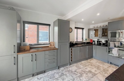 South Hayling Apartment | 3 bedroom accommodation in Hayling Island
