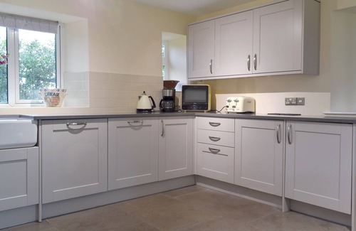 Ault Hucknall Cottage | 3 bedroom accommodation in Heath, near Chesterfield