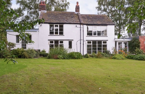 Ault Hucknall Cottage | 3 bedroom accommodation in Heath, near Chesterfield
