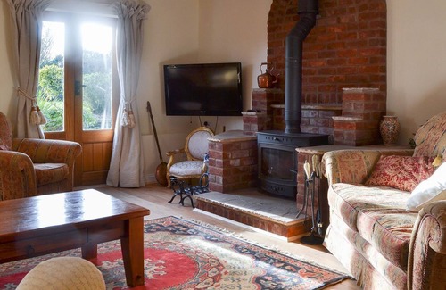 Leominster Cottage | 3 bedroom accommodation in Kingsland, near Leominster