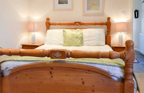 Glenisla Cottage | 3 bedroom accommodation in Invergowrie, near Dundee