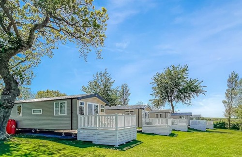 Ningwood House | 3 bedroom accommodation in Newbridge, Nr Yarmouth