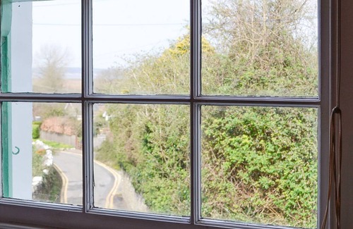 Crynant Cottage | 3 bedroom accommodation in Llanrhidian, near Gower