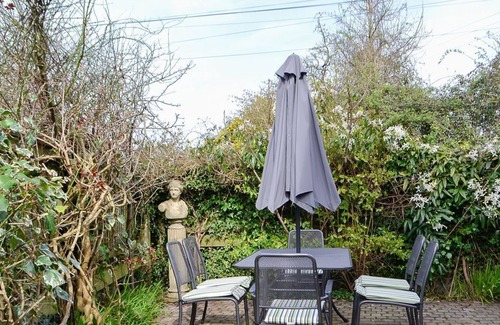 Crynant Cottage | 3 bedroom accommodation in Llanrhidian, near Gower