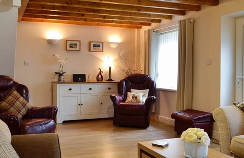 Llanrhidian Higher Cottage | 3 bedroom accommodation in Penclawdd, near Swansea