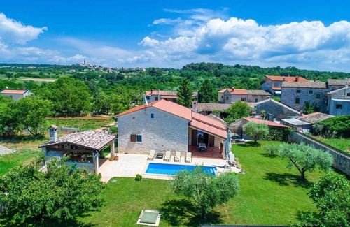 Farini House | 3 bedroom accommodation in Visnjan