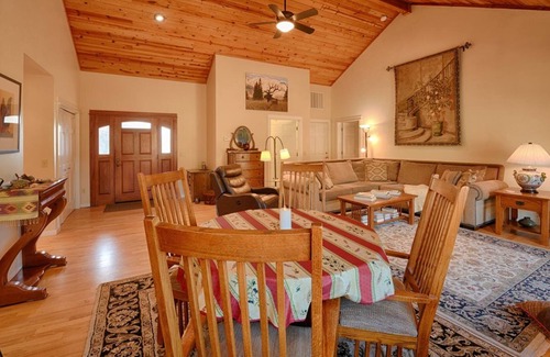 Elk House | 3 bedroom accommodation in Elk