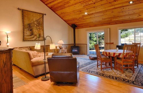Elk House | 3 bedroom accommodation in Elk