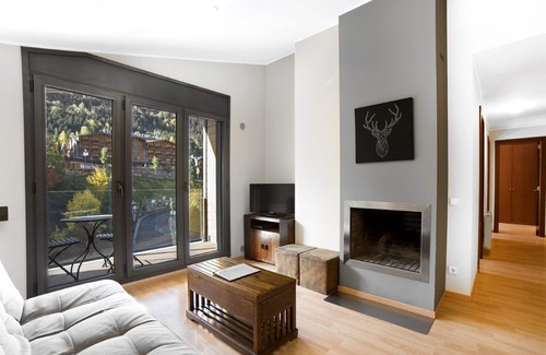 El Tarter Apartment | 3 Bedroom Apartment next to ski slopes. El Tarter. FLOC 12