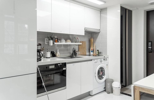 Samseong-dong Apartment | 3-bedroom apartment in the heart of Seoul COEX with AC