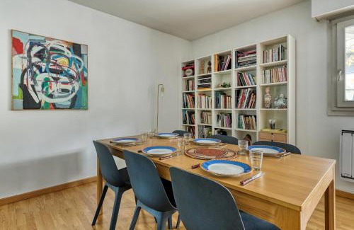 Belleville Apartment | 3 bedroom apartment with balconies