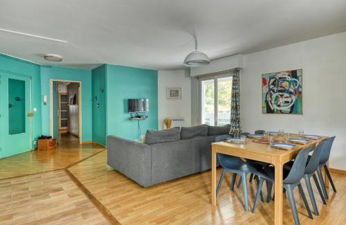 Belleville Apartment | 3 bedroom apartment with balconies