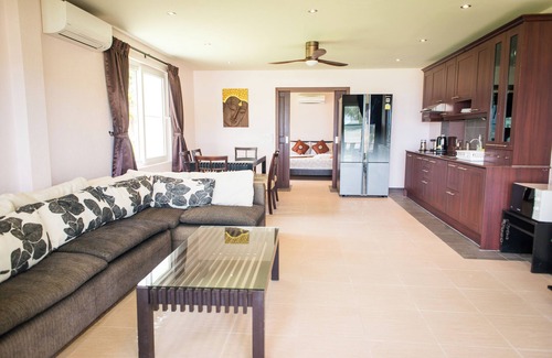 Klong Son Villa | 3-bedroom beachfront villa in charming Koh. Californian owned and managed