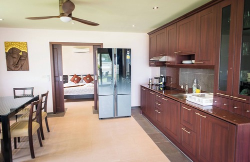 Klong Son Villa | 3-bedroom beachfront villa in charming Koh. Californian owned and managed