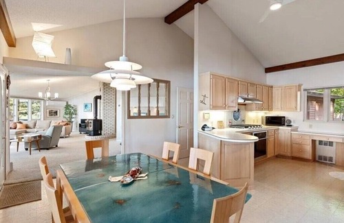 Crosslake Cabin | 3-bedroom cabin + adjacent 5-bedroom log cabin on Rush Lake.