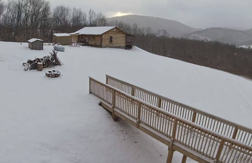 Slatyfork Farm Cabin | 3-bedroom cabin in beautiful Slaty Fork with WiFi