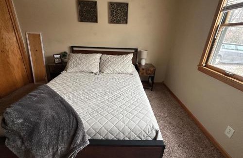 Almont House | 3 Bedroom Central Home Away