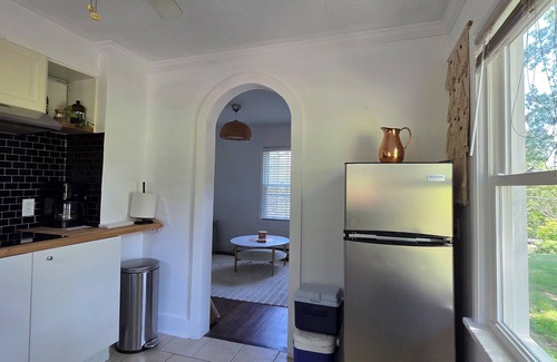 East Durham Ski Chalet | 3-bedroom chalet, private pool,bbq area,porch, serene lush backyard, AC, WiFi